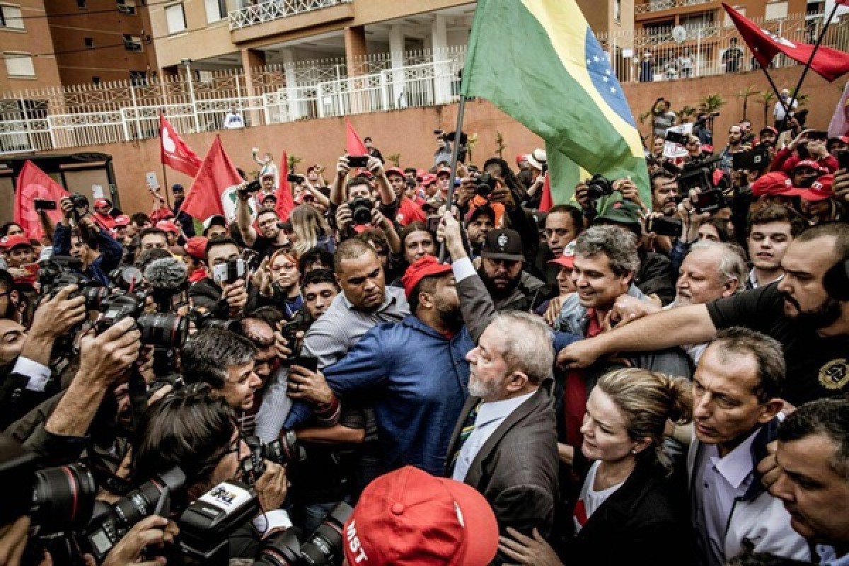 Mídia e elite intensificam busca por 3ª via contra Lula