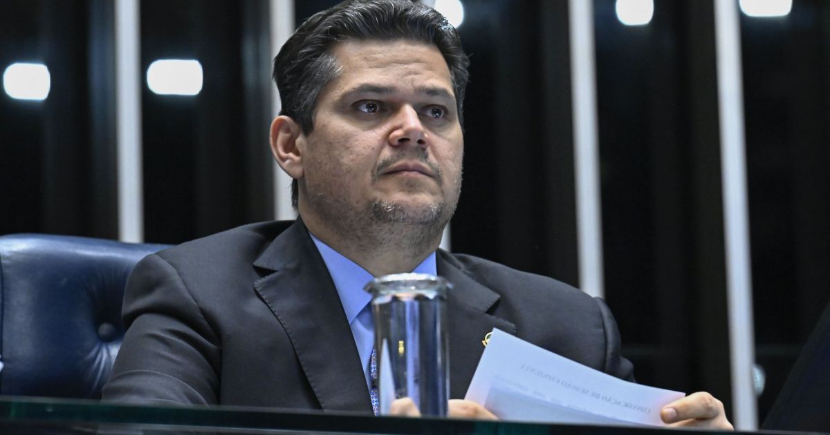 Fim da escala 6x1 avança no Senado com articulação entre Alcolumbre e Lula