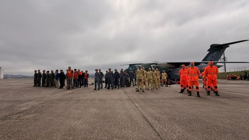FAB resgata 13 brasileiros de área afetada por terremotos na Venezuela