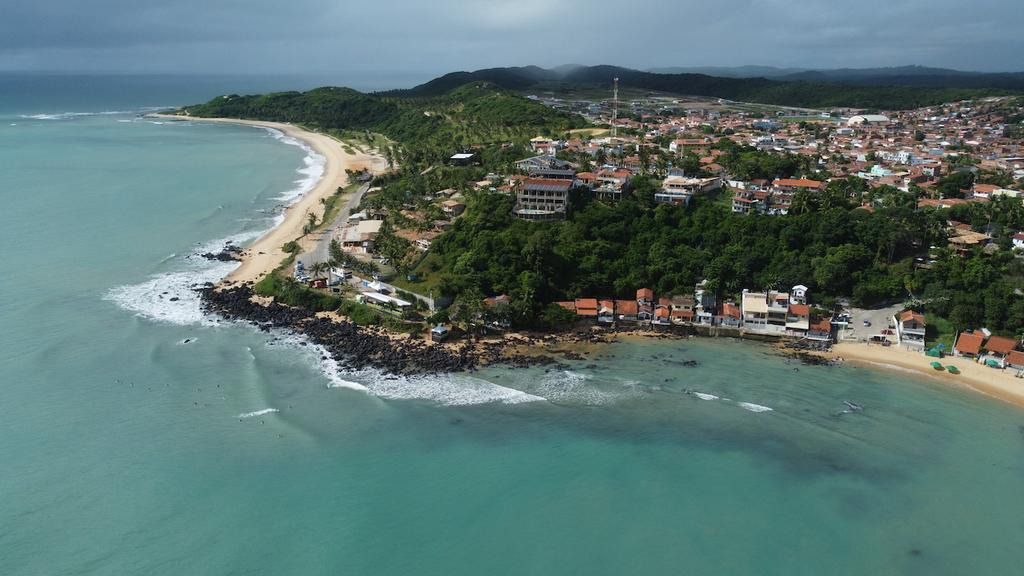 Baía Formosa sediará campeonato de longboard e SUP com campeões mundiais em maio