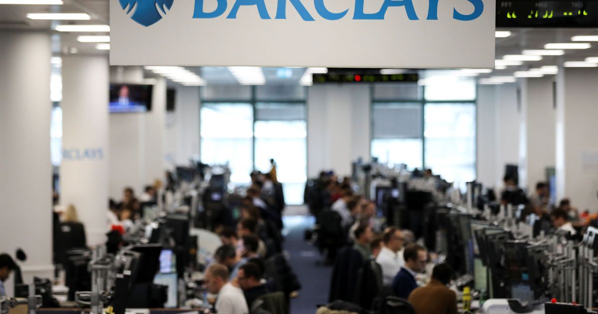 Barclays amplia lucro no 1º trimestre, mas não atinge expectativa