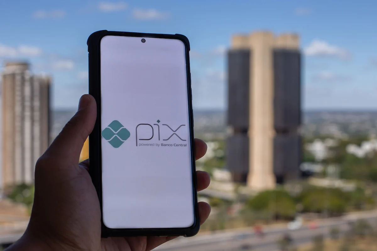 Banco Central remove teto de R$ 500 para Pix por aproximação e define novas regras