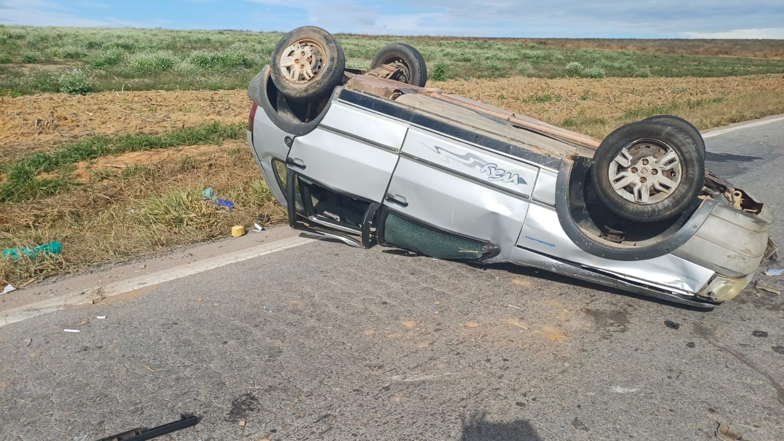 Bebê de um mês morre em capotamento na BR-265 em Conceição da Barra de Minas