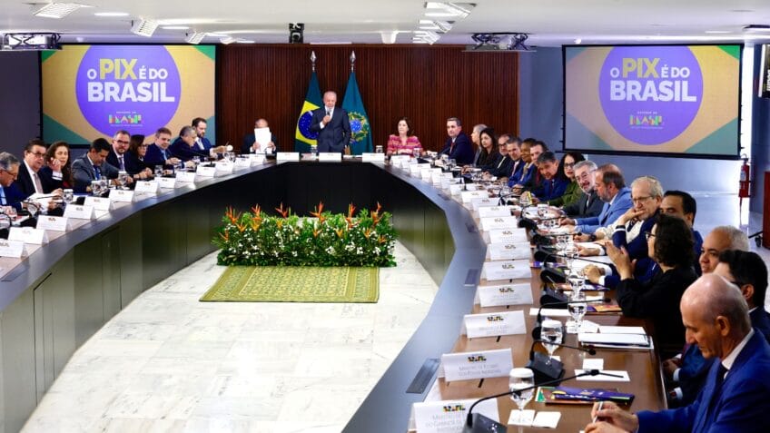 Miriam Belchior detalha avanços do governo em reunião ministerial com Lula