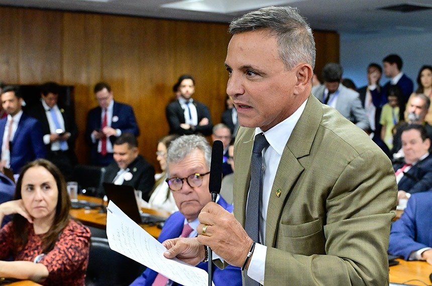 Senador Bittar vota contra Messias no Senado