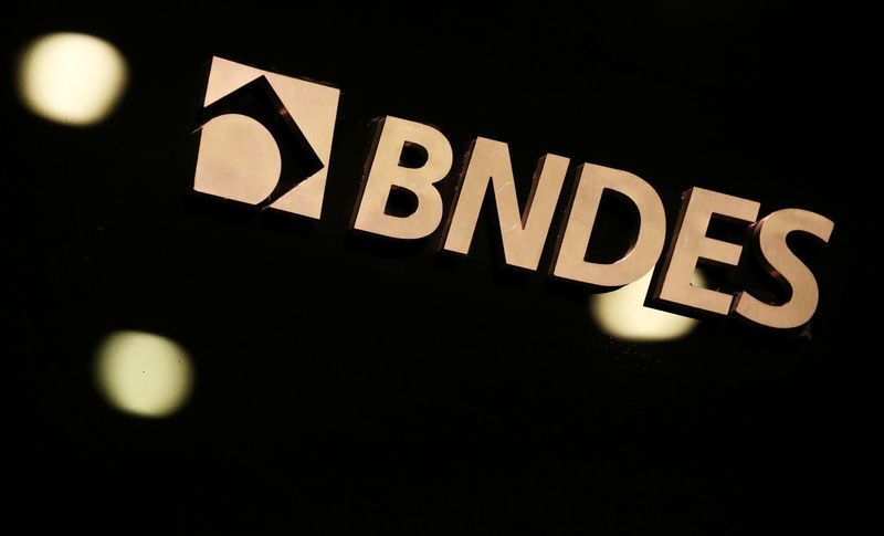 BNDES prepara crédito bilionário contra tarifaço e guerra