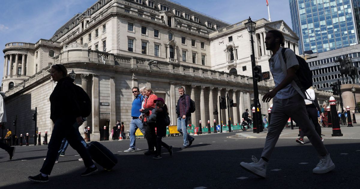Banco da Inglaterra alerta para riscos financeiros elevados pela IA e alavancagem