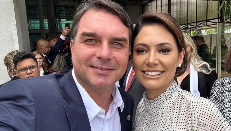 Bolsonaristas consideram Michelle para 2026 após denúncia