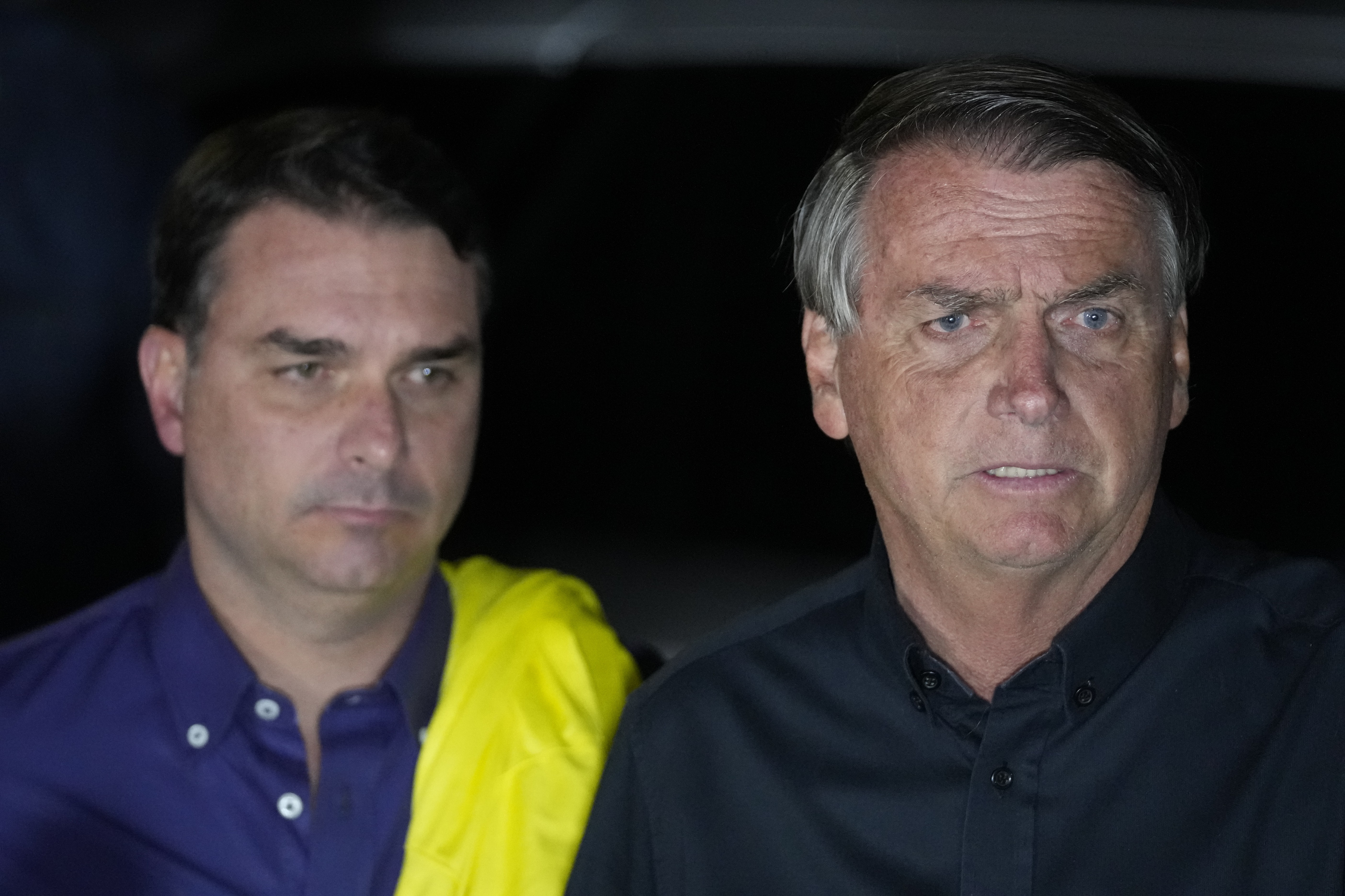 Moraes autoriza visita de Flávio a Bolsonaro em prisão domiciliar