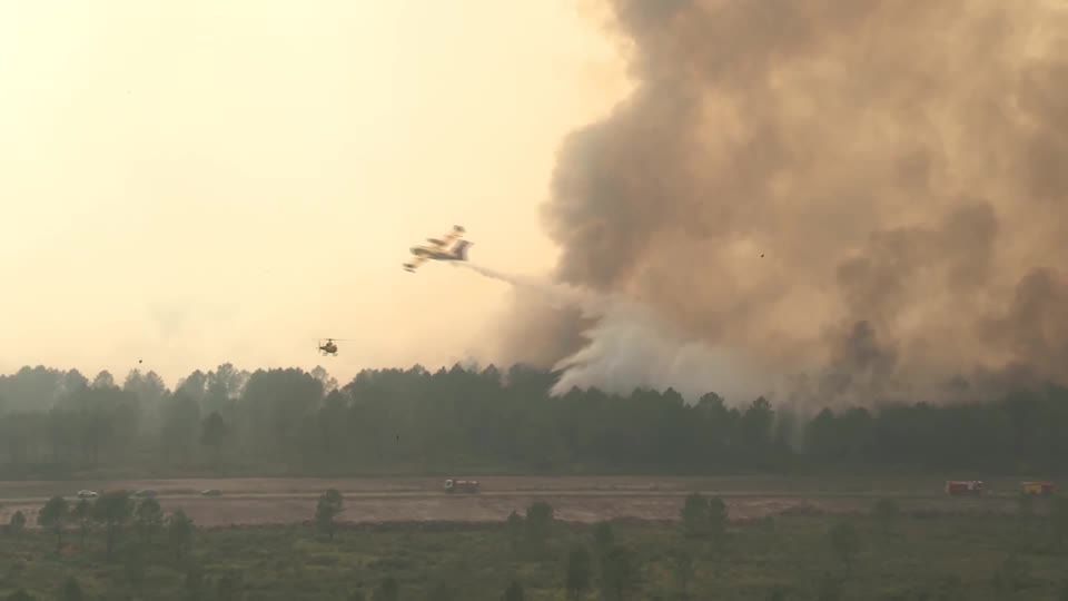Bombeiros contêm incêndios na região de Bordeaux antes de nova onda de calor