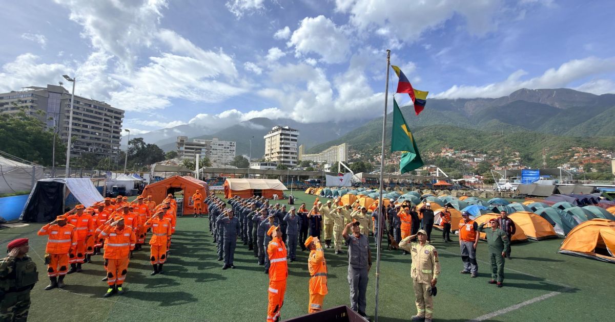 Corpo de Bombeiros de SP finaliza missão humanitária na Venezuela