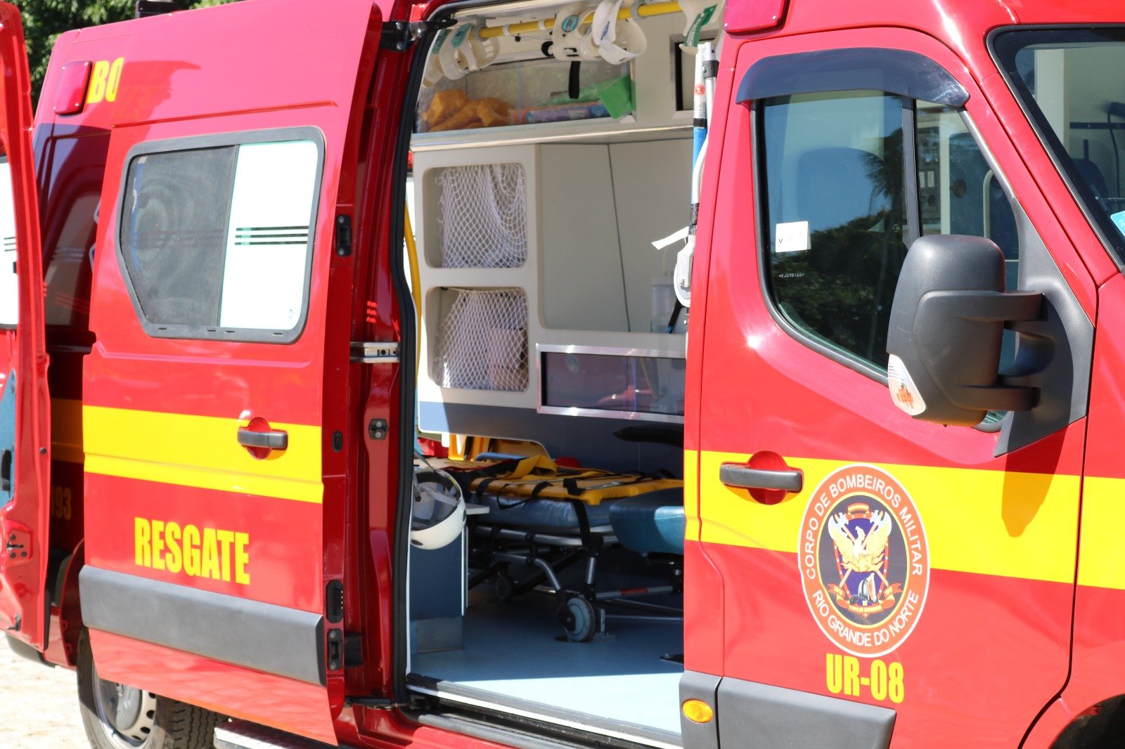 Corpo de Bombeiros do RN socorre motociclista ferido após queda em Mossoró