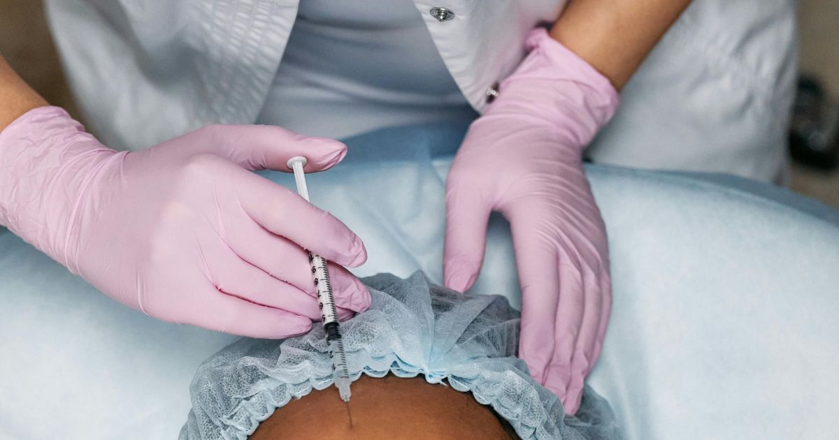 Anvisa recolhe cosméticos para cabelo e álcool sem registro em todo o Brasil