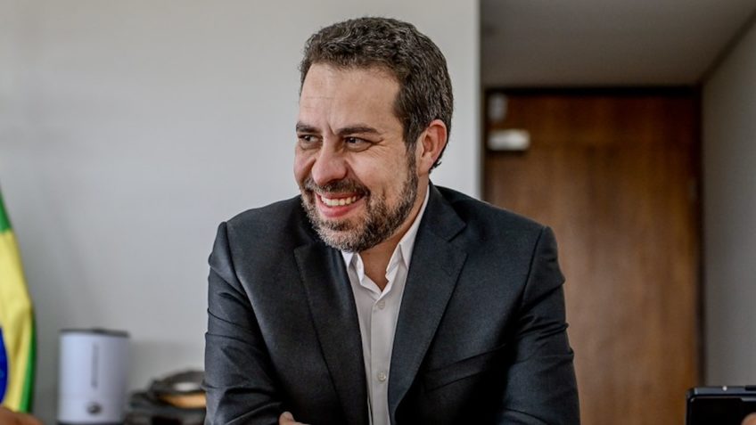 Acordo prevê fim da escala 6x1 sem transição