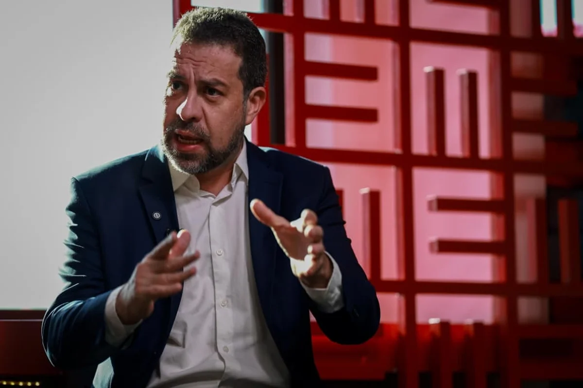 Governo Lula articula aprovação da PEC que extingue a escala 6×1