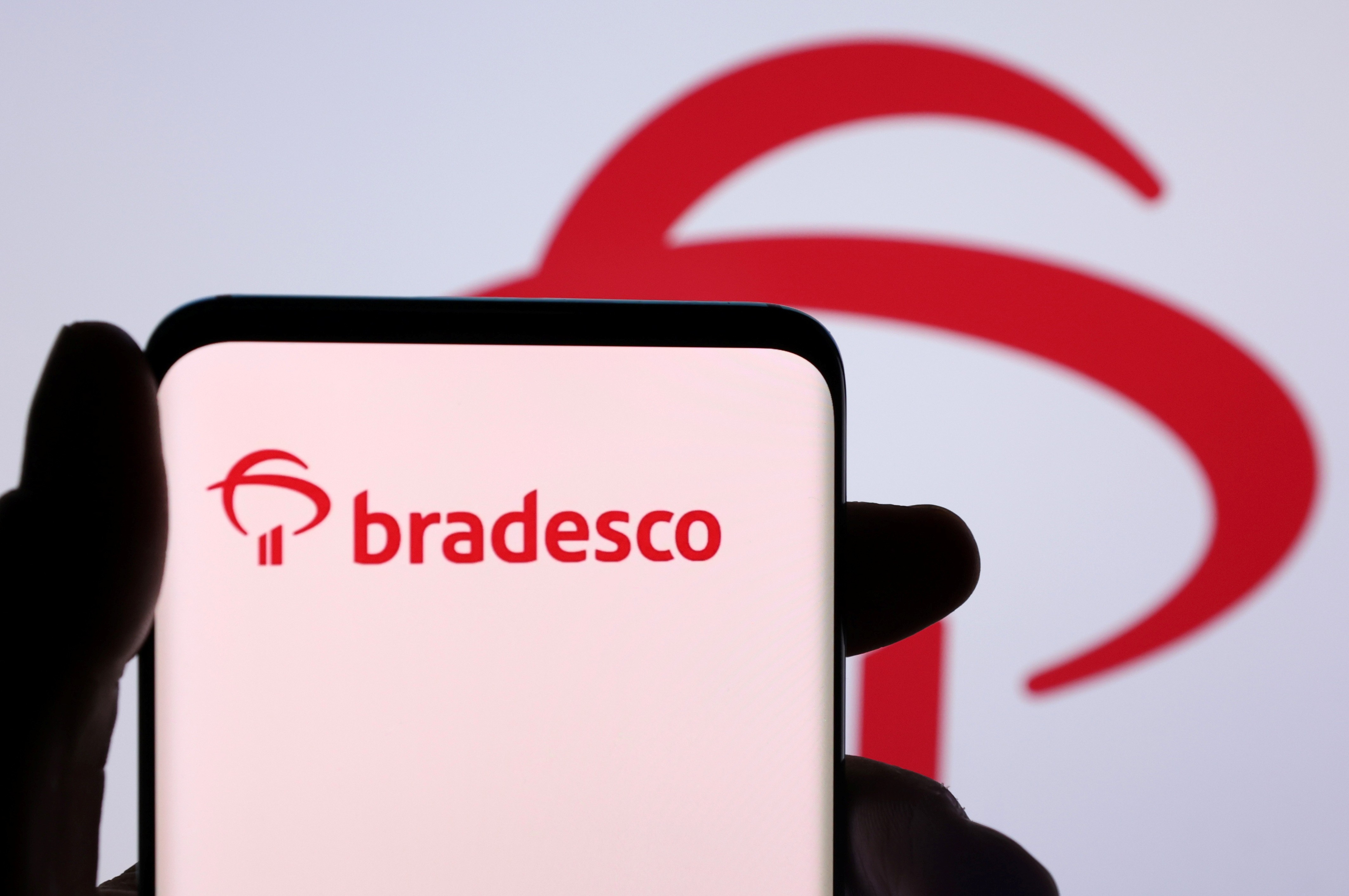 Bradesco lucra R$ 6,8 bilhões no 1º tri e supera expectativas