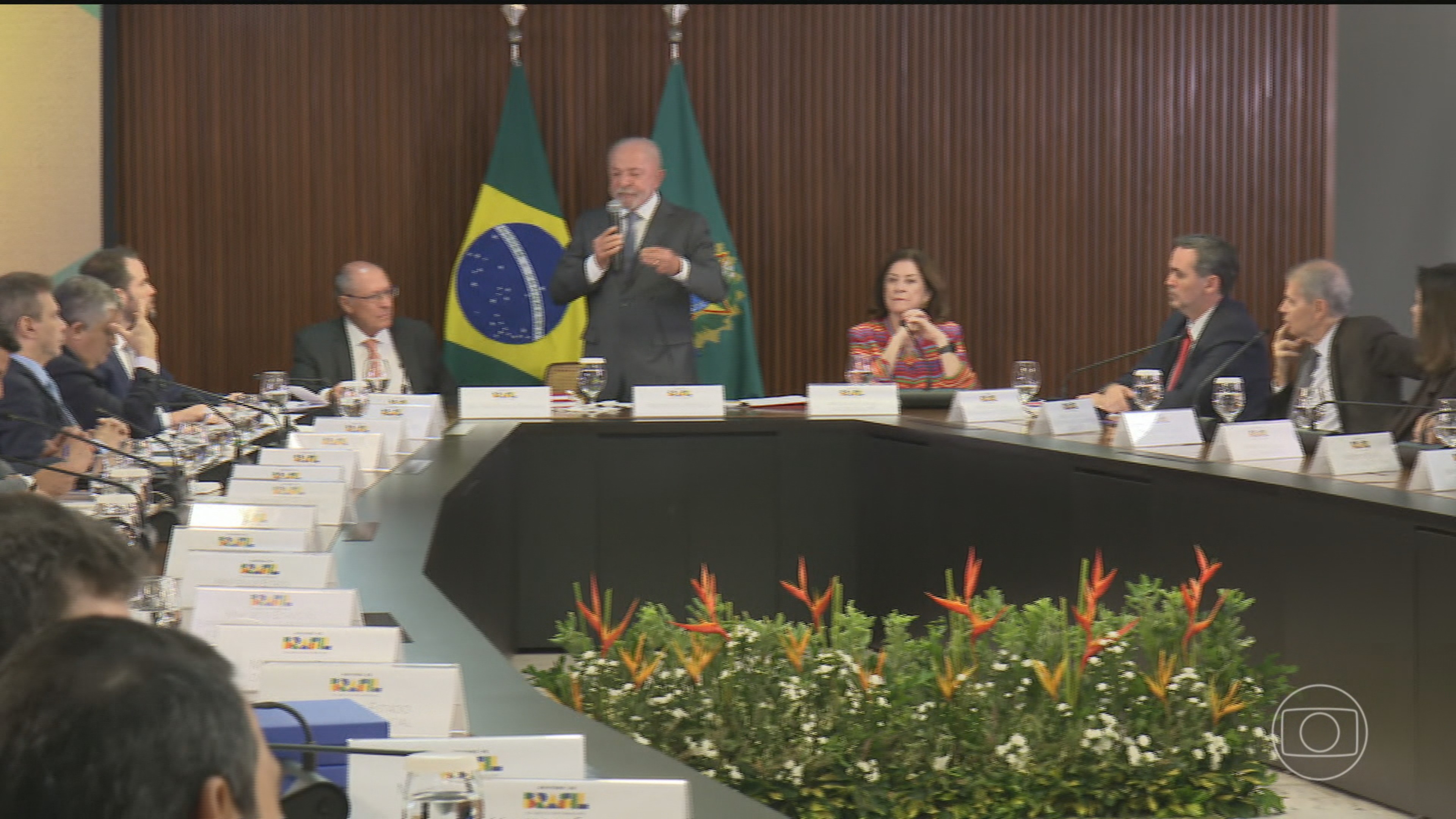 Governo brasileiro rechaça ameaça de tarifas dos EUA e cogita Lei da Reciprocidade