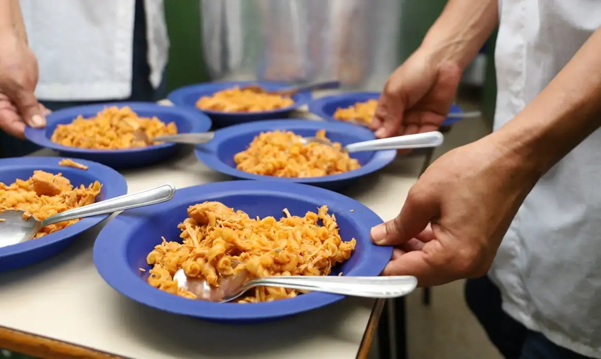 Brasil se mantém fora do Mapa da Fome após um ano, mas 6,5 milhões sofrem com insegurança alimentar grave