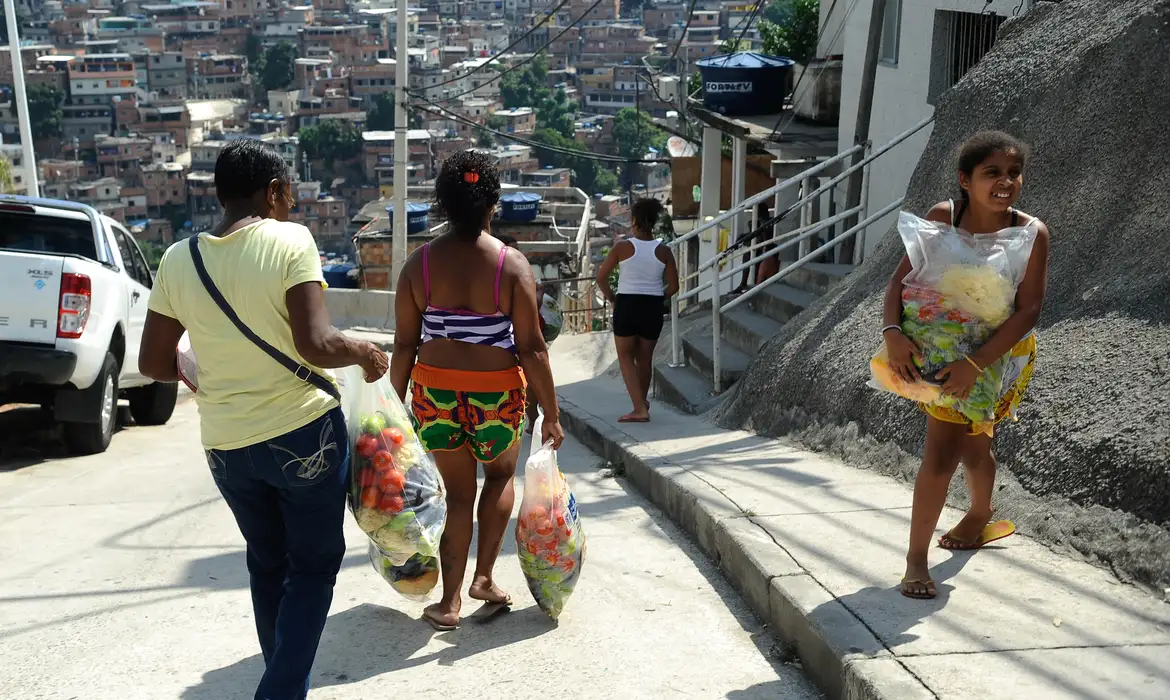 Brasil completa 1 ano fora do Mapa da Fome, mas 6,5 milhões ainda enfrentam insegurança alimentar grave