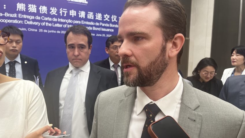 Brasil avança com emissão de títulos na China e ignora pressão dos EUA
