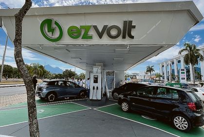 Brasil pode atrair R$ 5,1 bilhões para expandir rede de recarga de veículos elétricos até 2035