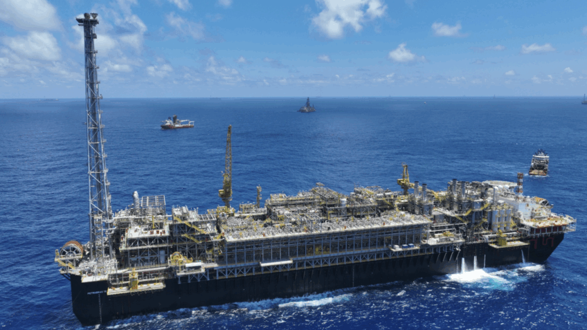 Brasil pode importar petróleo até 2040 sem novas descobertas, alerta diretor do MME