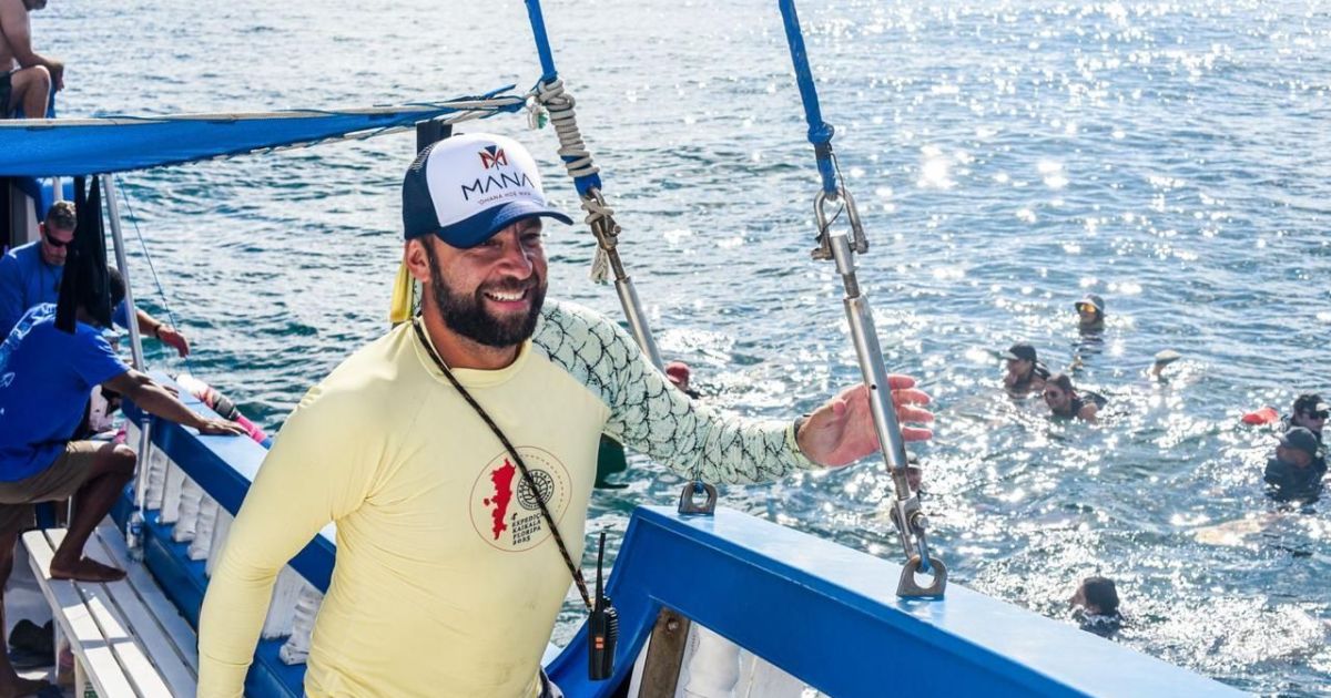 Surfista brasileiro ferido no coração por peixe-espada recebe alta na Costa Rica