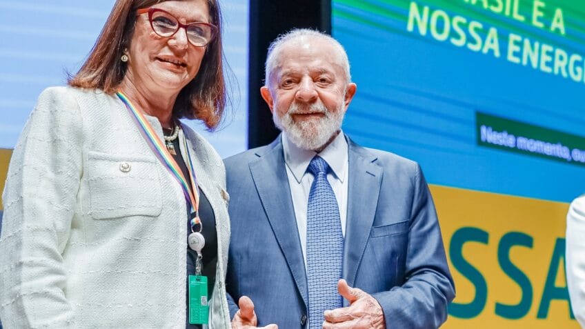 Lula revela batalhas diárias para baixar preço da gasolina e mira fiscalização