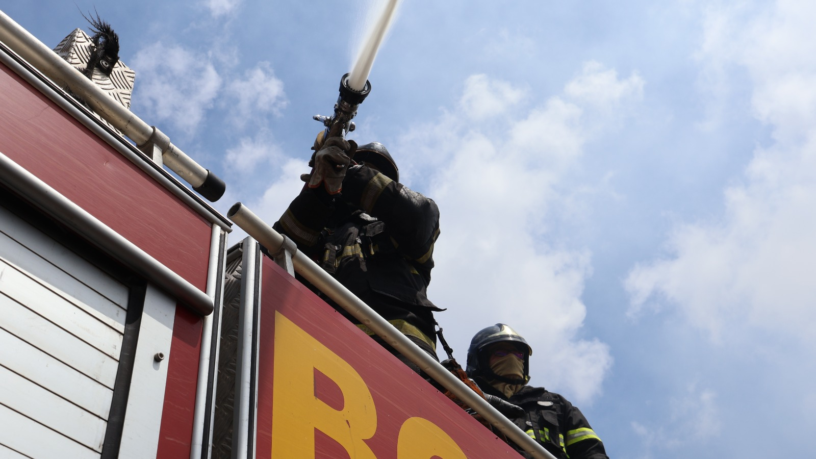 Cadeirante sofre queimaduras graves após incêndio em imóvel em Caicó