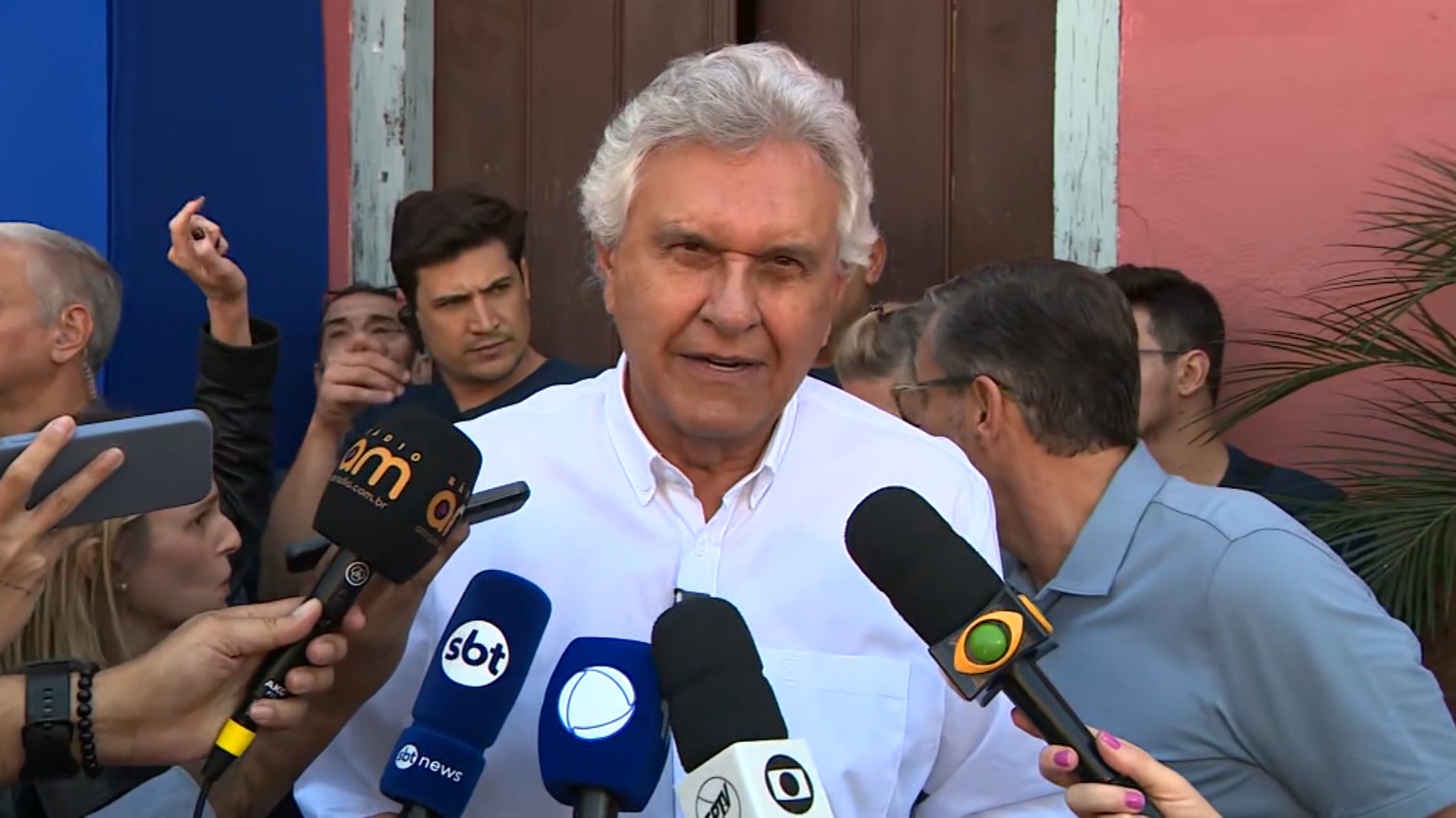 Caiado declara apoio ao fim da escala 6x1 após classificar PEC como eleitoreira