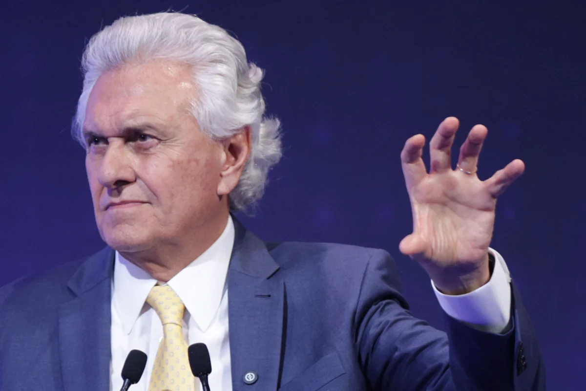 Caiado critica Flávio e questiona sucessão política de Jair Bolsonaro