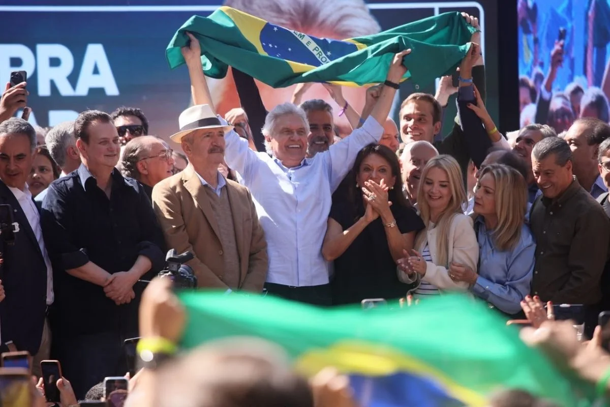 Ronaldo Caiado lança candidatura e se posiciona como alternativa a Flávio Bolsonaro
