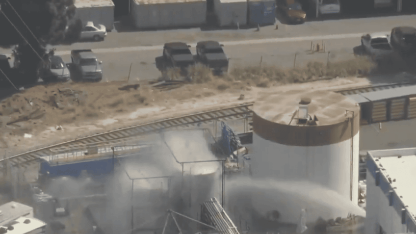 Califórnia: 40 mil são evacuados após tanque de produto tóxico superaquecer