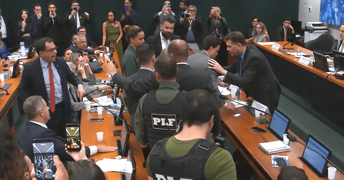 Câmara paralisa sessão por briga em votação crucial