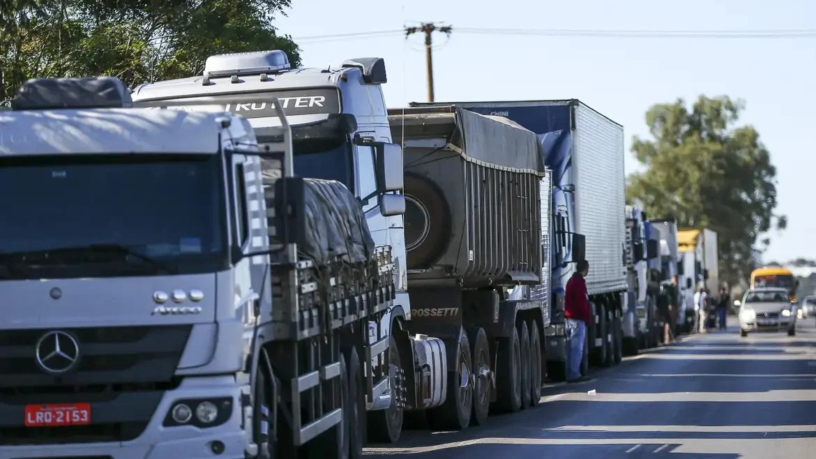 Caminhoneiros suspendem greve no RN e aguardam nova proposta das empresas