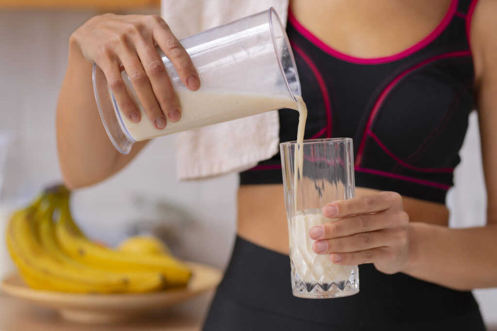Canetas emagrecedoras impulsionam alta de 105% no preço do whey protein globalmente