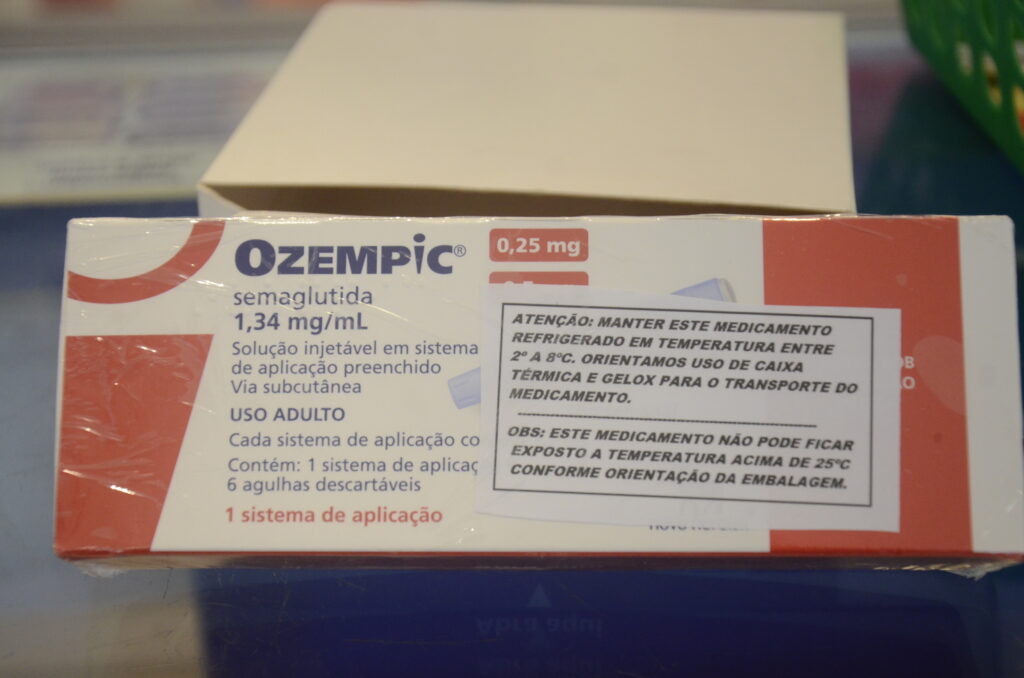 Estudo da Universidade Anglia Ruskin associa GLP-1 ao freio do Alzheimer