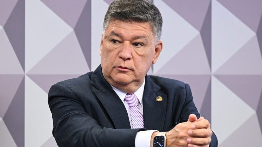 Carlos Viana propõe escala 4x3 para saúde e segurança pública