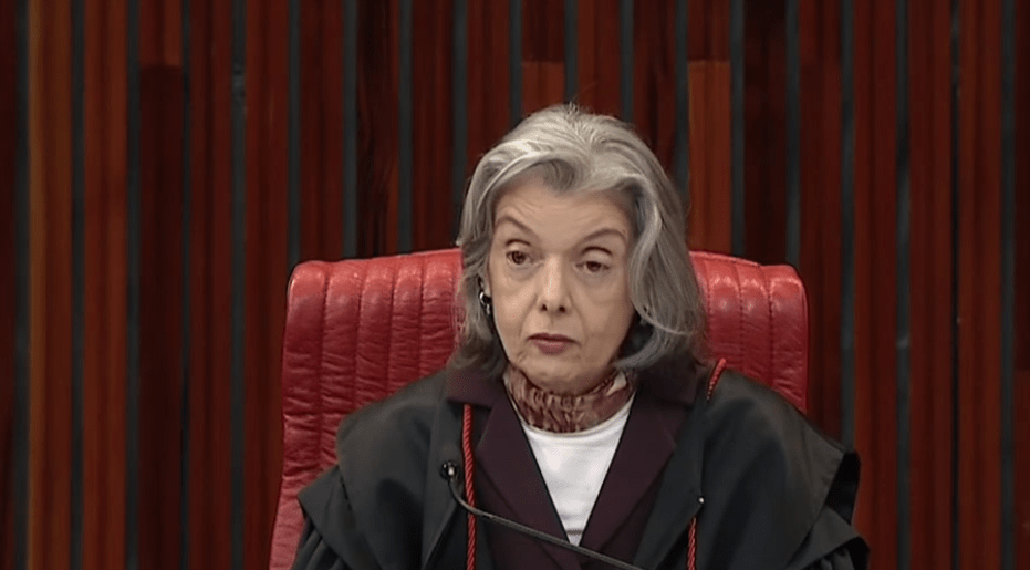 Cármen Lúcia faz apelo por mulheres em adeus ao TSE