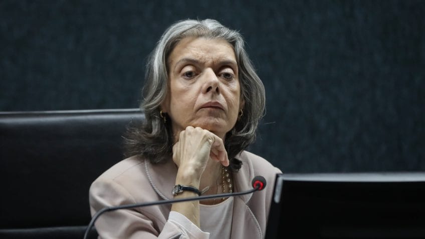 Cármen Lúcia critica votação apressada do Senado sobre aborto para crianças