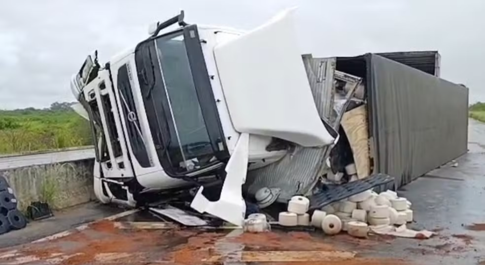 Acidente de carreta impacta BR-304 no RN