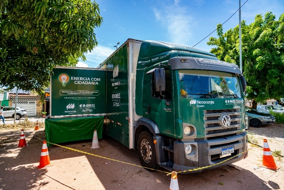 Neoenergia Cosern oferece Tarifa Social e troca de lâmpadas em Jucurutu