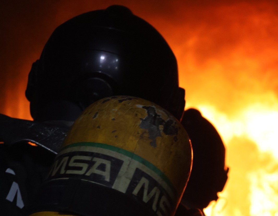 Corpo de Bombeiros controla incêndio em residência na região Oeste do RN