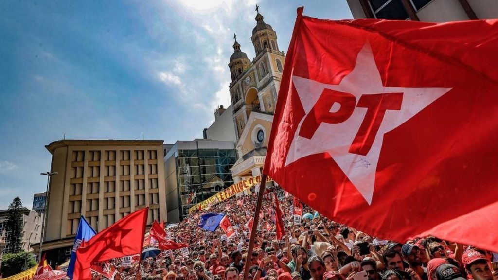 Católicos do PT criticam uso de igrejas como palanques em carta aberta
