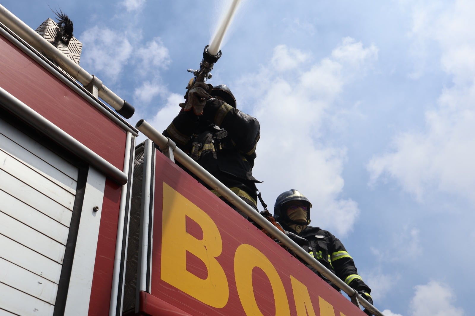 Corpo de Bombeiros Militar do Rio Grande do Norte extingue incêndio residencial em Carnaúba dos Dantas