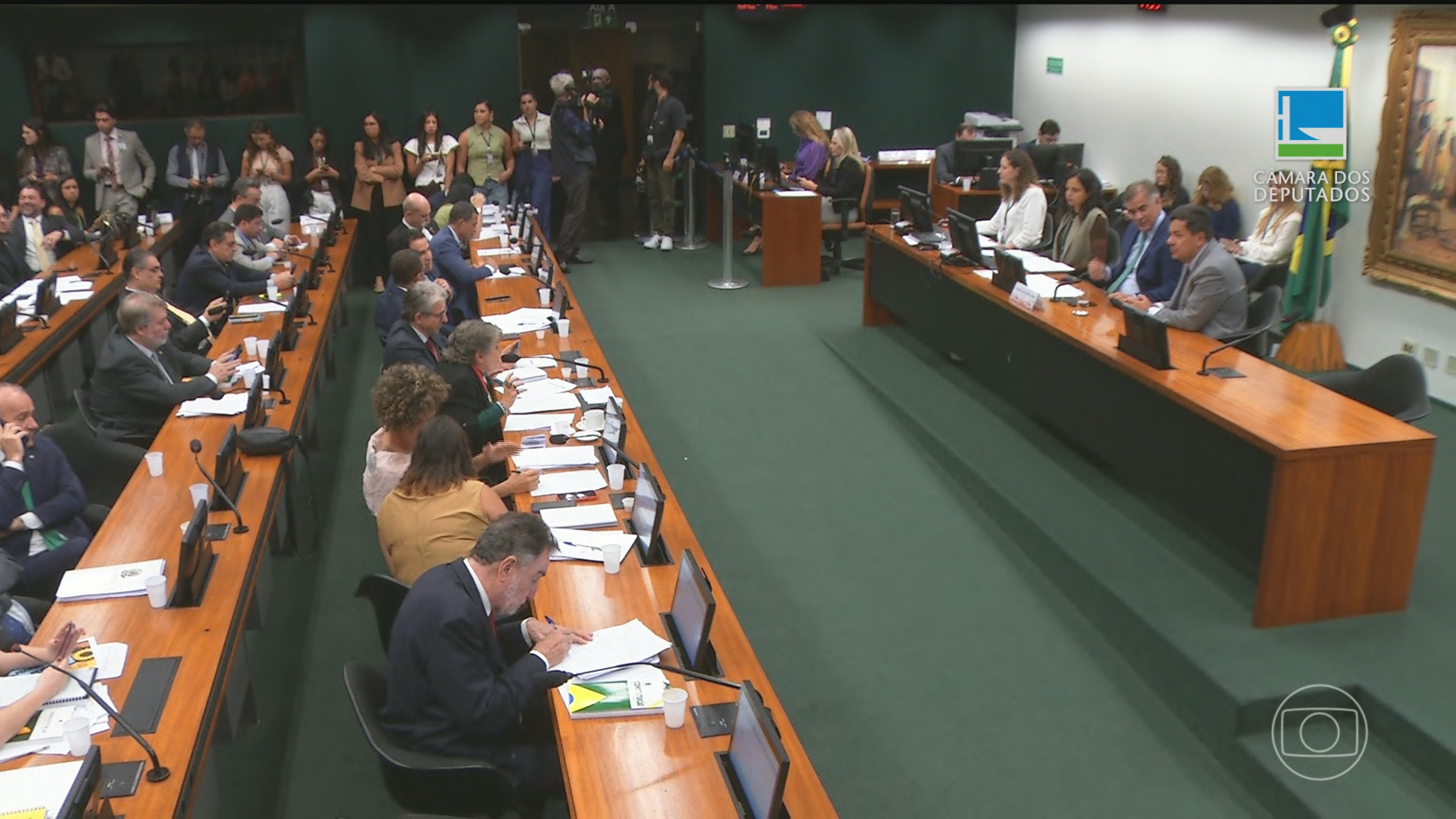 CCJ da Câmara aprova redução da maioridade penal para 16 anos