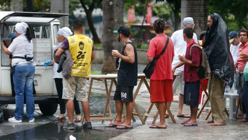 IBGE lança primeiro Censo Nacional da População em Situação de Rua em 5 capitais