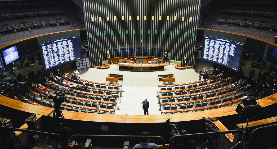 Papel do centrão na estabilidade política do Brasil