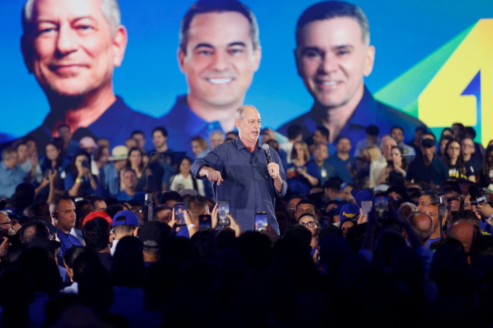 Ciro Gomes oficializa candidatura ao Governo do Ceará em Fortaleza
