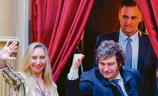 Chefe de Gabinete da Argentina admite omissão de US$ 500 mil em declarações patrimoniais